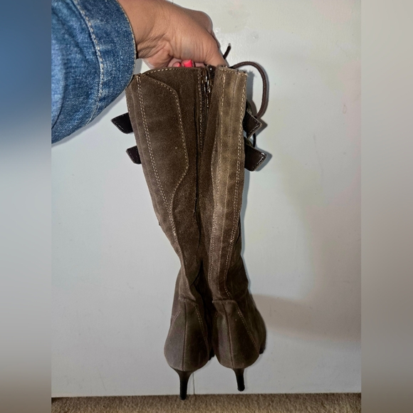 Stylish Brown Knee-High Boots - Picture 3 of 3